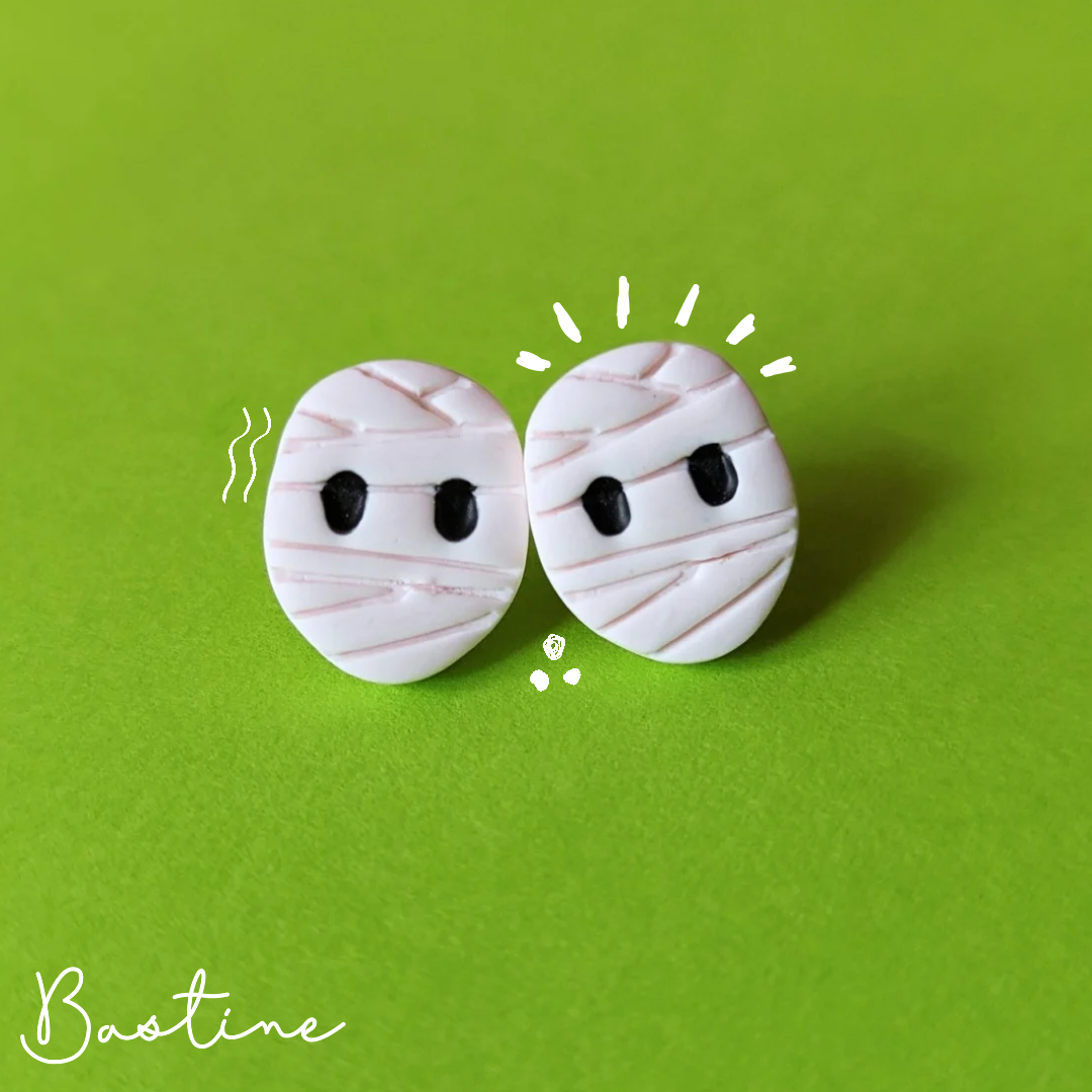 Momies - Boucles d'oreilles studs en argile polymère acier inoxydable hypoallergène