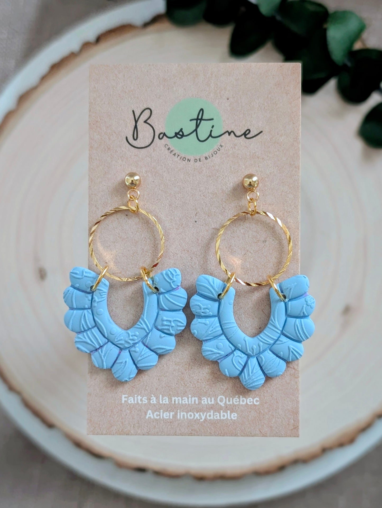 Pénélope bleu ciel - Boucles d'oreilles pendantes argile polymère et acier inoxydable hypoallergène