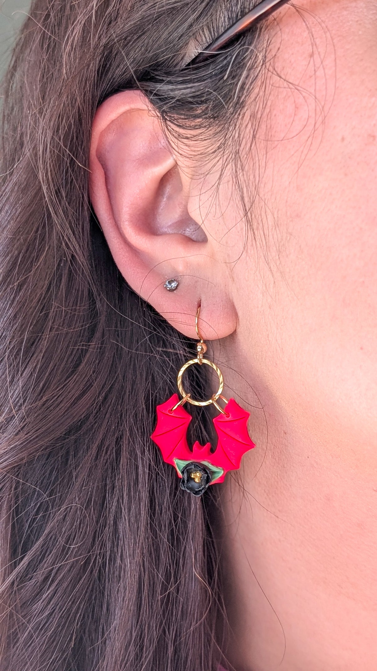 Chauve-souris roses - Boucles d'oreilles pendantes en argile polymère et acier inoxydable hypoallergène