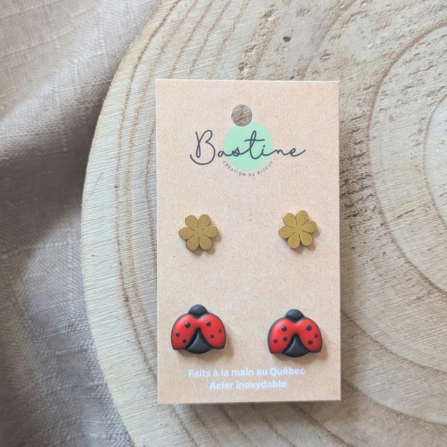 Duo coccinelles - Boucles d'oreilles studs en argile polymère acier inoxydable hypoallergène