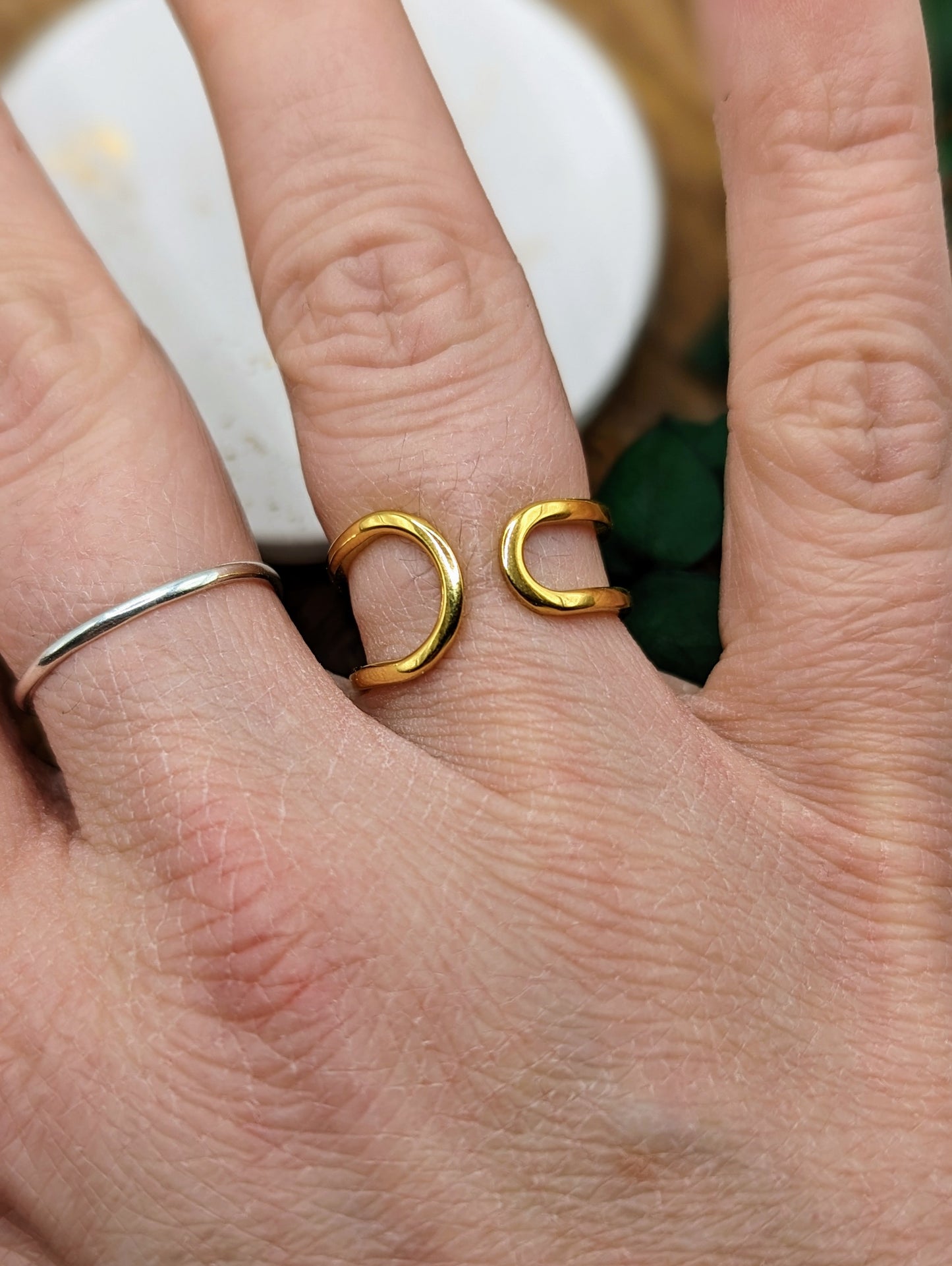 Asymmetrical double ring