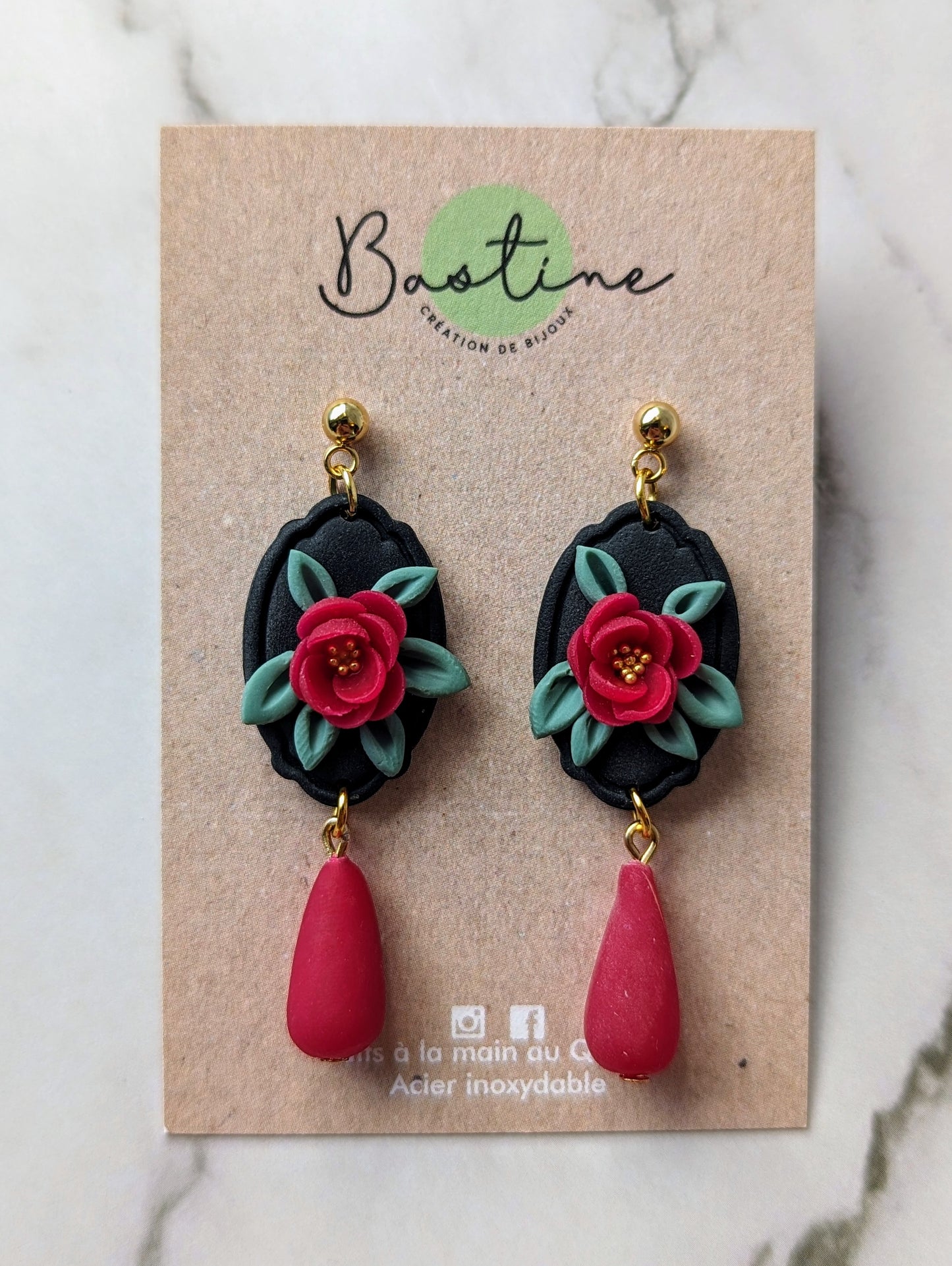 Camé fleurs roses - Boucles d'oreilles pendantes argile polymère et acier inoxydable hypoallergène