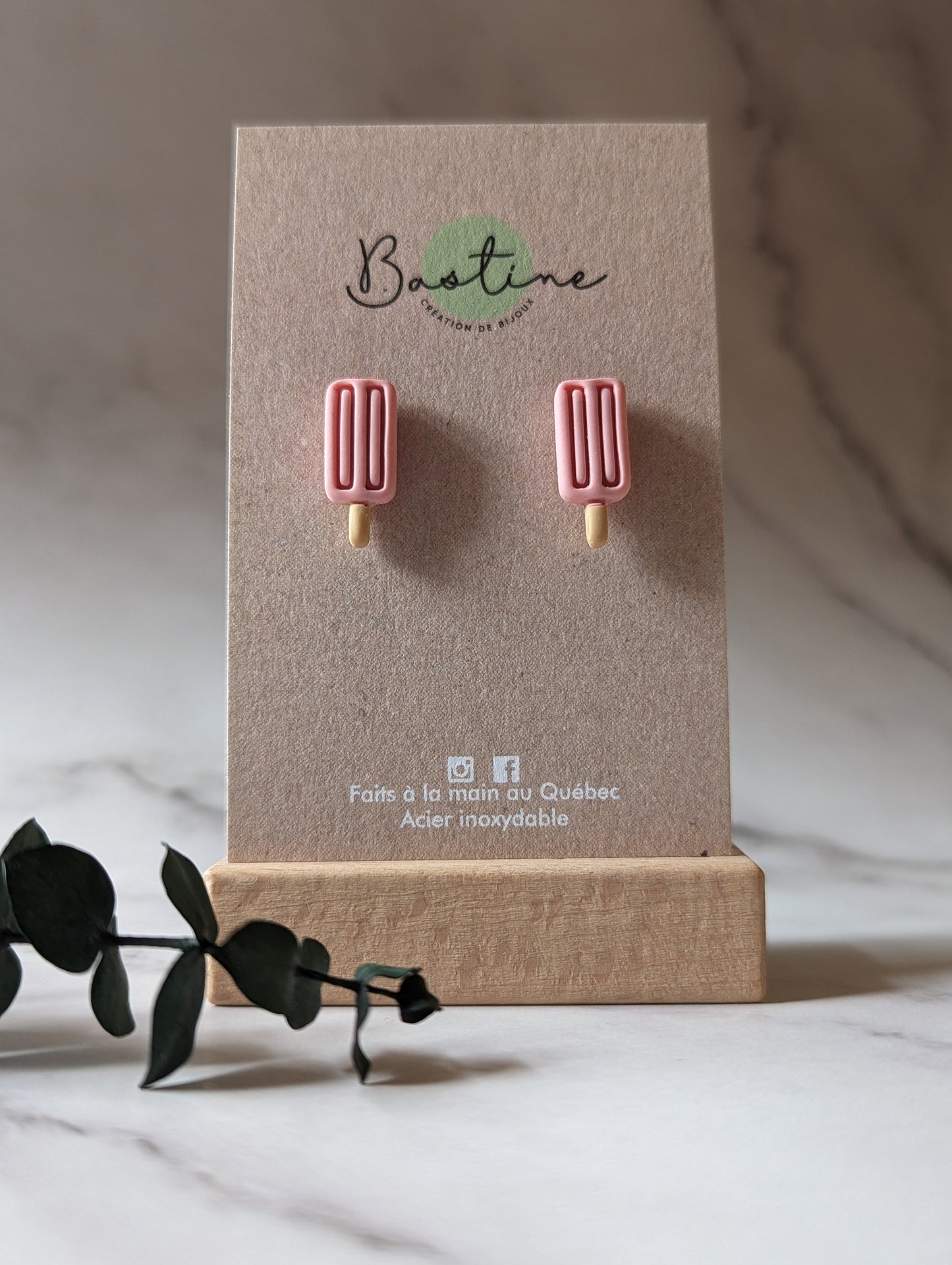 Pops aux fraises - Boucles d'oreilles studs en argile polymère acier inoxydable hypoallergène