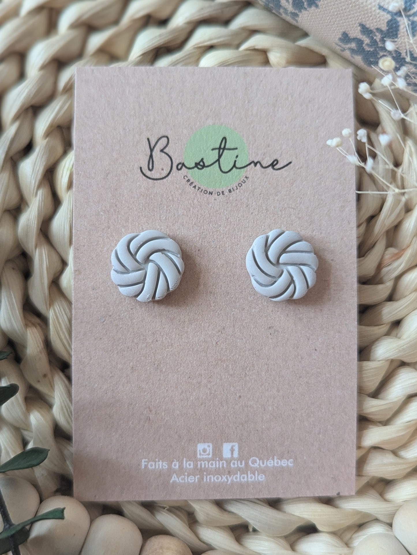 Studs torsadés (Plusieurs couleurs) - Boucles d'oreilles studs argile polymère et acier inoxydable hypoallergène