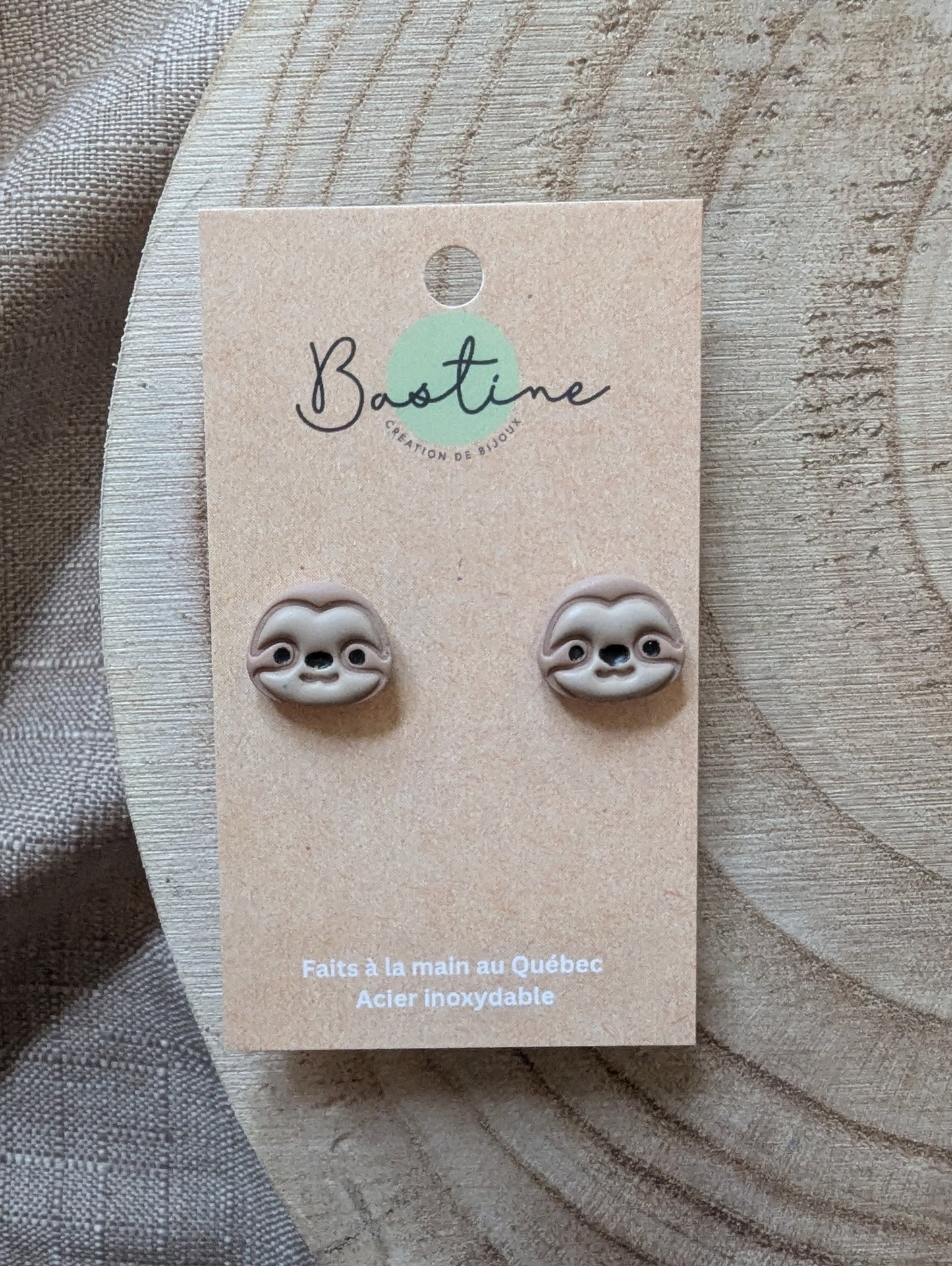Sloth - Hypoallergenic stainless steel polymer clay stud earrings