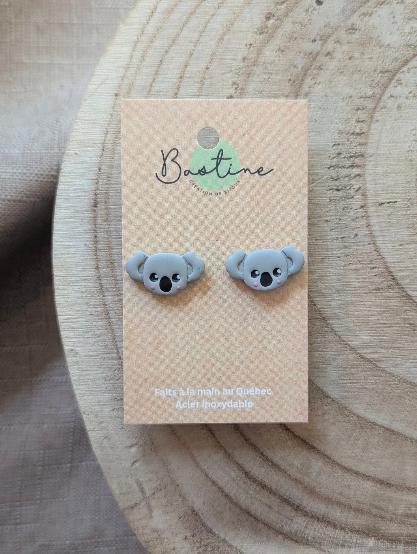 Koala - Boucles d'oreilles studs en argile polymère acier inoxydable hypoallergène