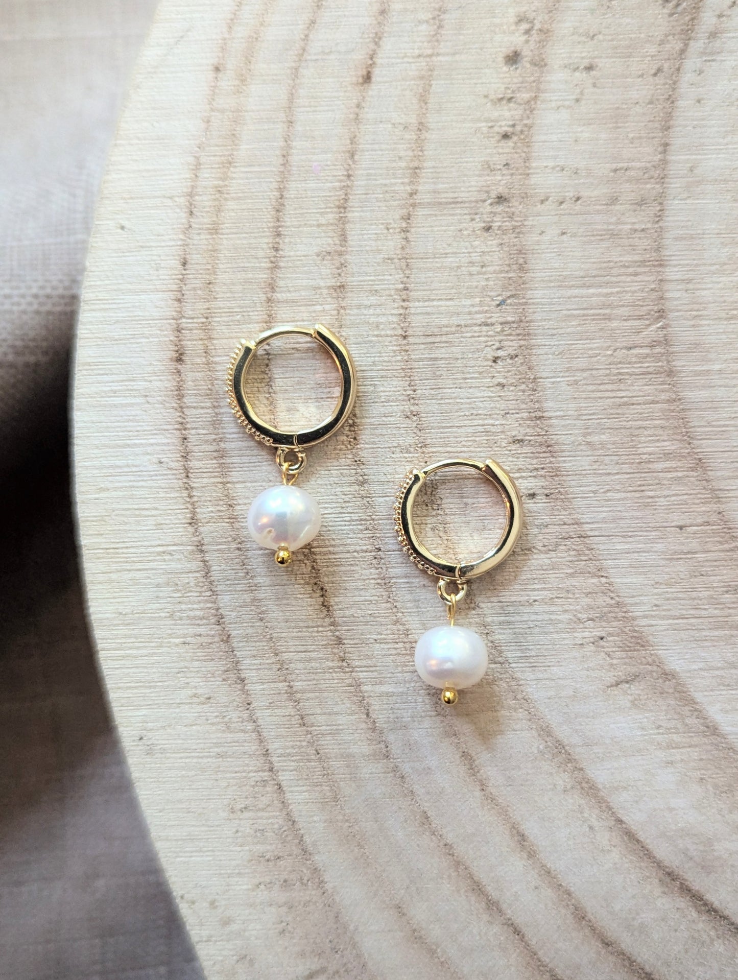 Anneaux avec perles d'eau douce et zircons