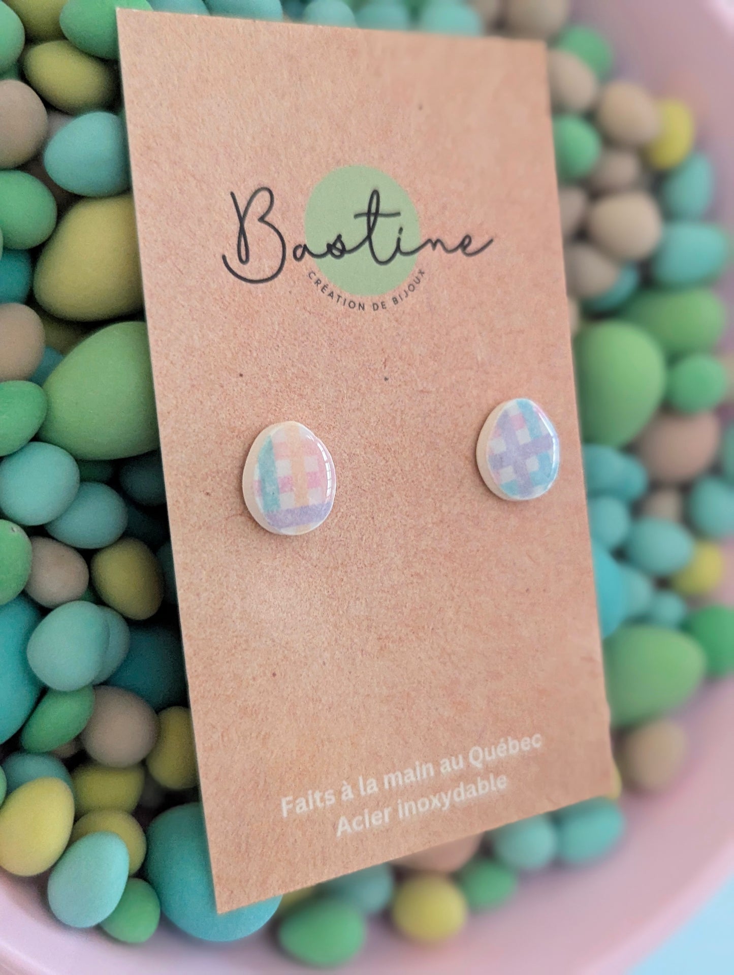 Cocos de Pâques - Boucles d'oreilles studs en argile polymère acier inoxydable hypoallergène