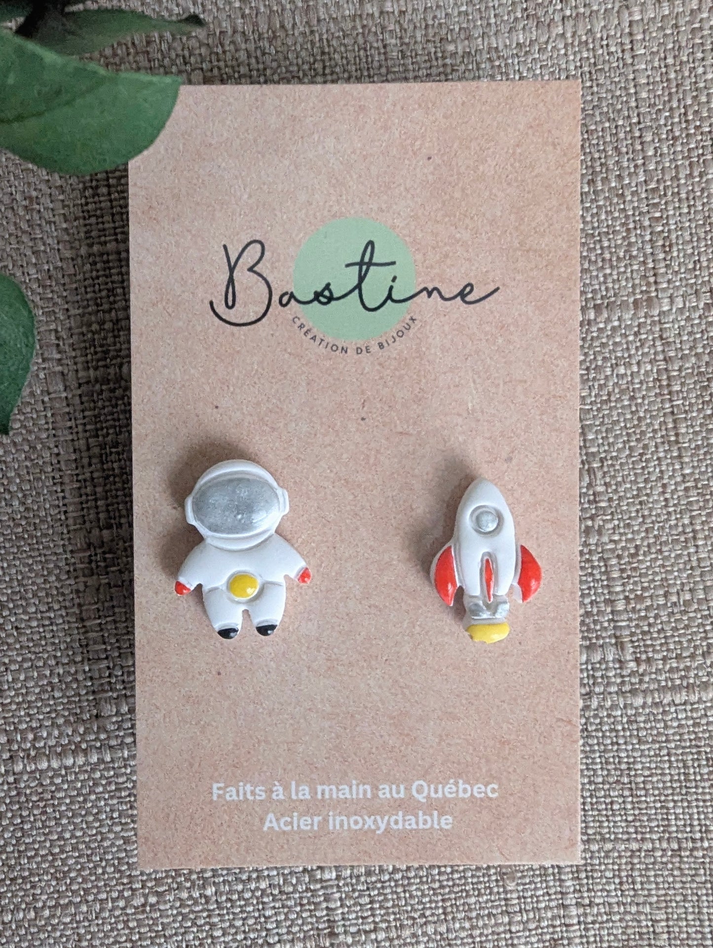 Astronaut and rocket – Polymer clay and hypoallergenic stainless steel stud earrings