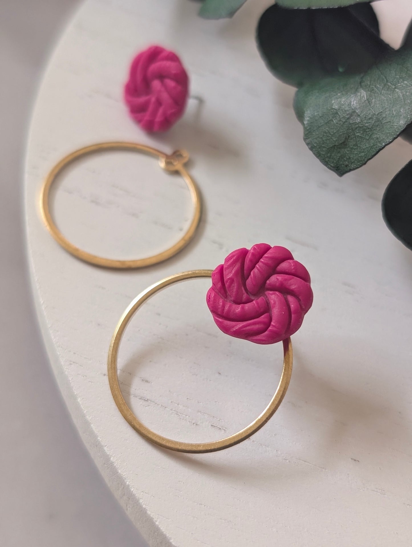 Thérésa fuchsia - Boucles d'oreilles de type "ear jacket" argile polymère et acier inoxydable hypoallergène