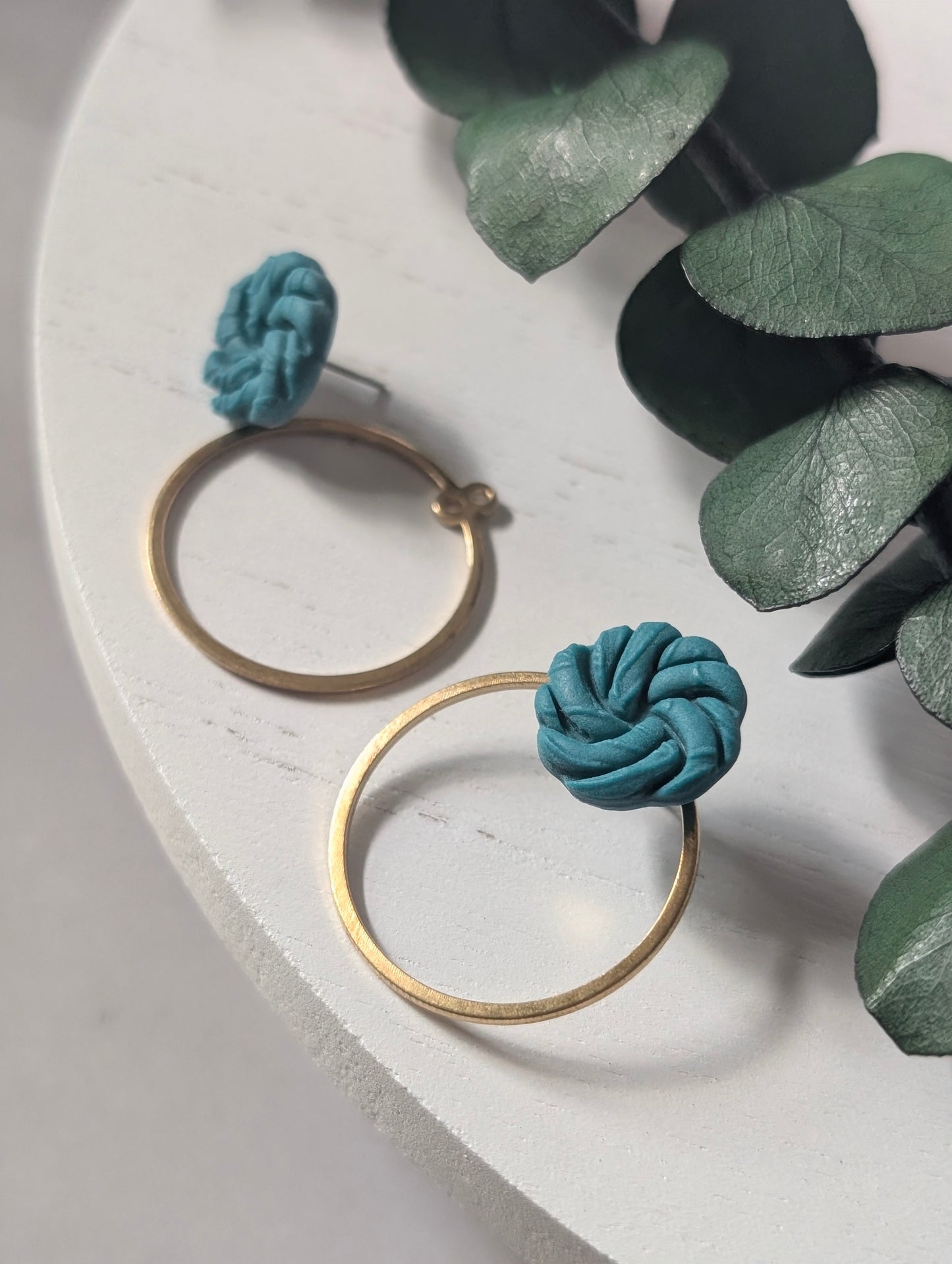 Thérésa turquoises - Boucles d'oreilles de type "ear jacket" argile polymère et acier inoxydable hypoallergène