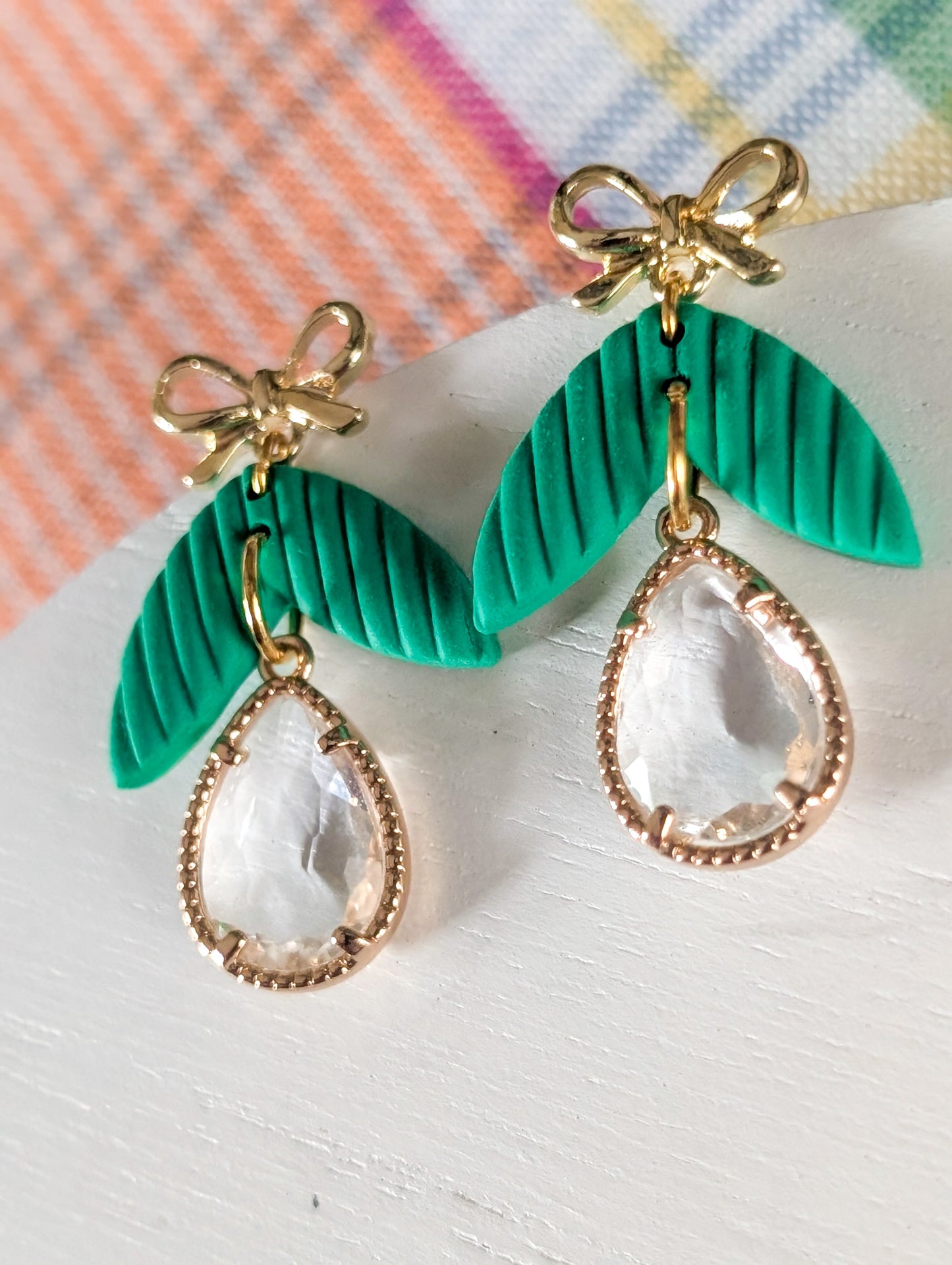 Samantha vert jade - Boucles d'oreilles pendantes en argile polymère et acier inoxydable hypoallergène