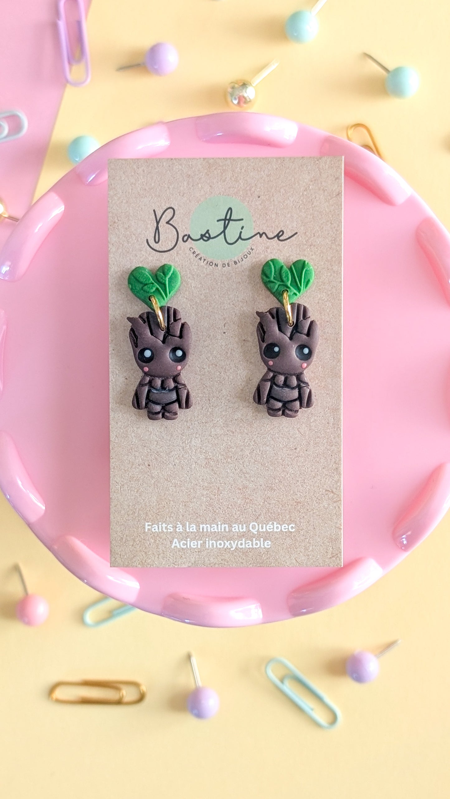 Groot - Boucles d'oreilles pendantes en argile polymère et acier inoxydable hypoallergène