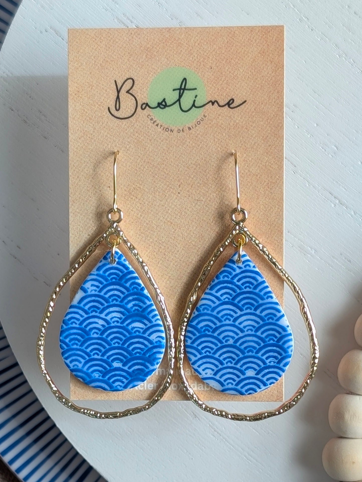 Tamara - Boucles d'oreilles pendantes en argile polymère et acier inoxydable hypoallergène