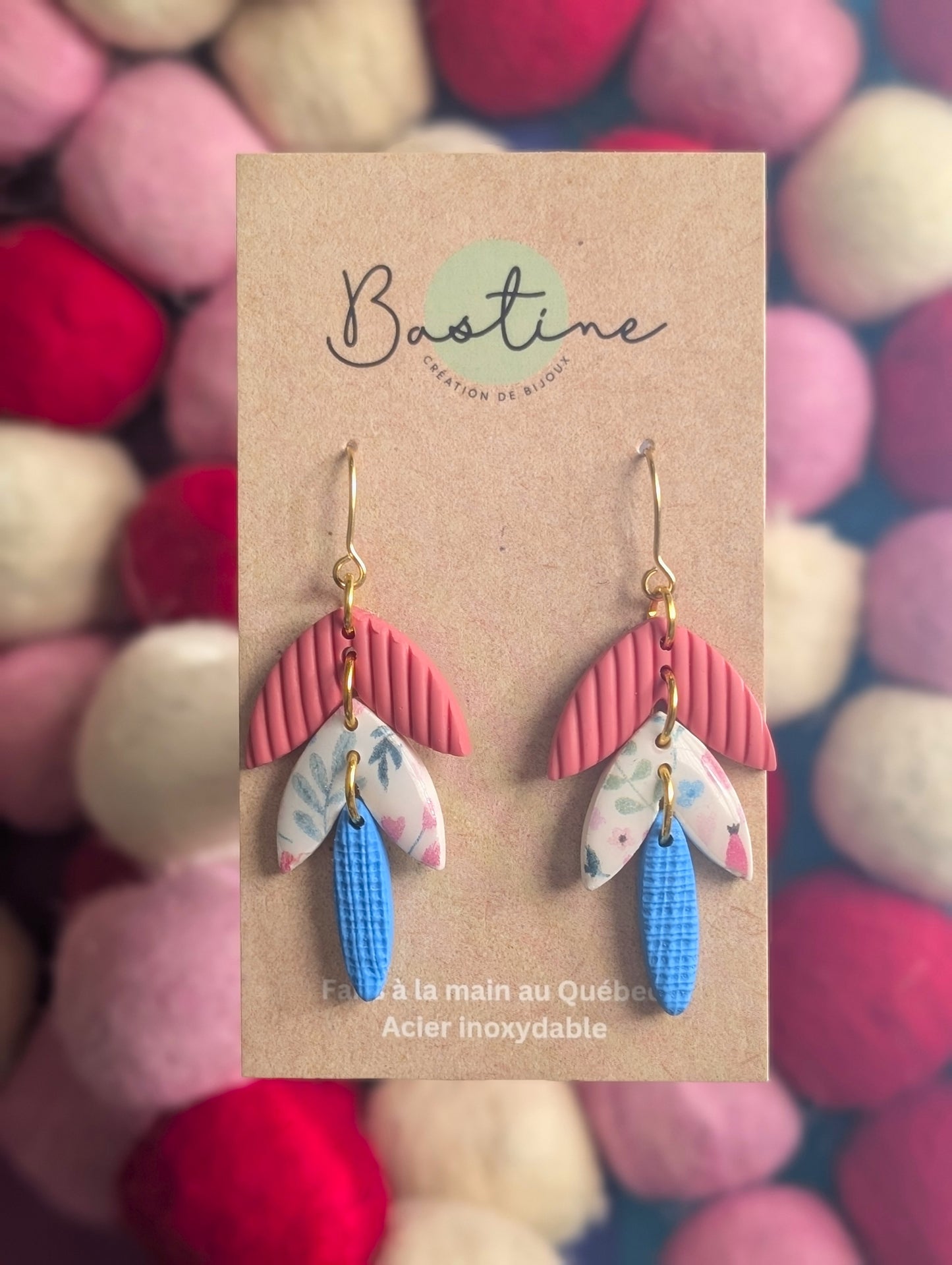 Dahlia fleurie - Boucles d'oreilles pendantes argile polymère et acier inoxydable hypoallergène