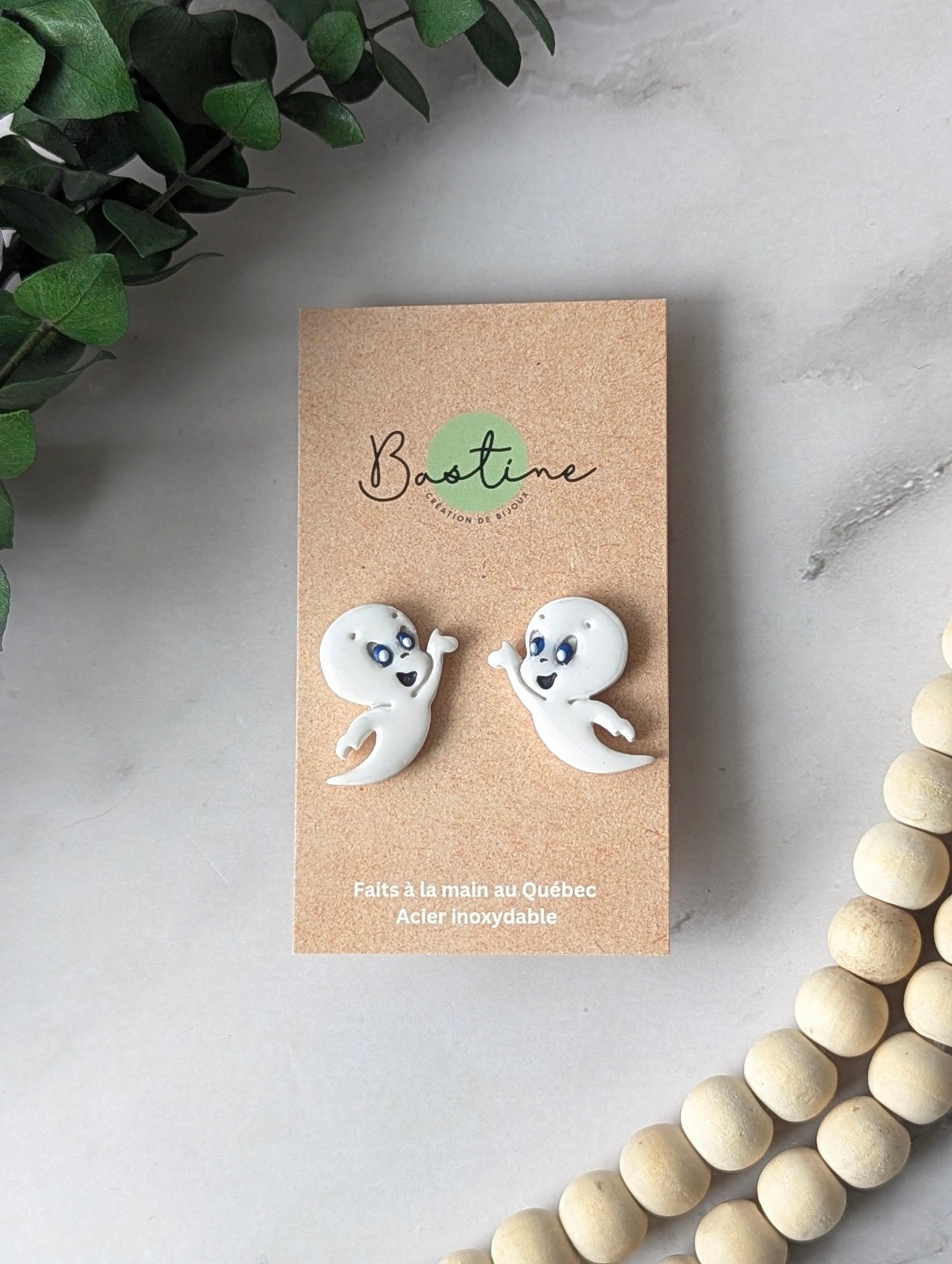 Fantômes - Boucles d'oreilles studs argile polymère et acier inoxydable hypoallergène