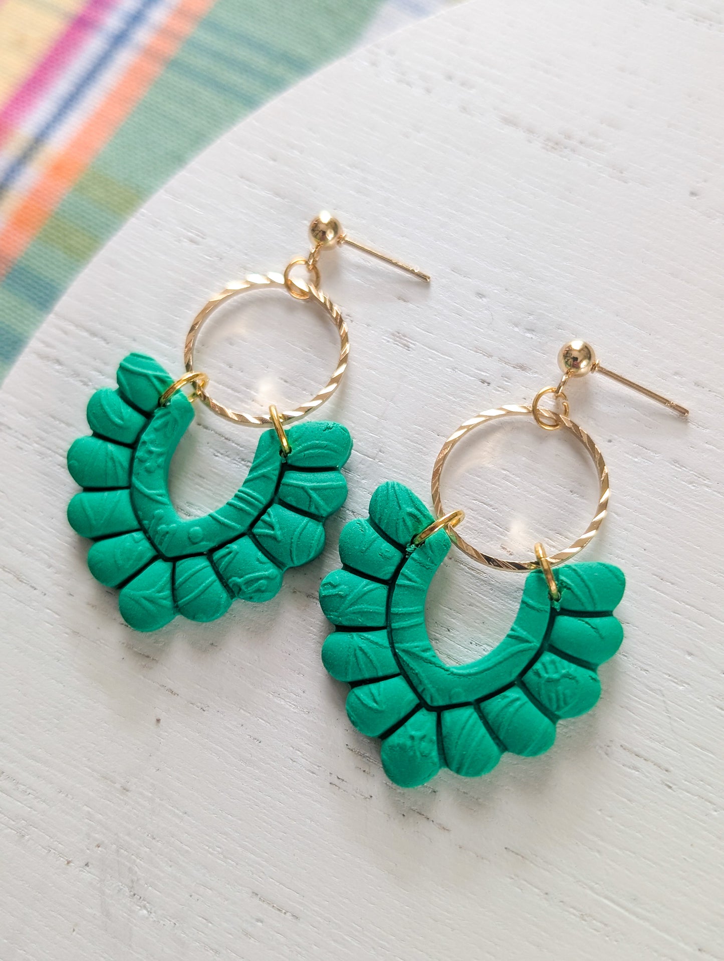 Pénélope vert jade - Boucles d'oreilles pendantes argile polymère et acier inoxydable hypoallergène