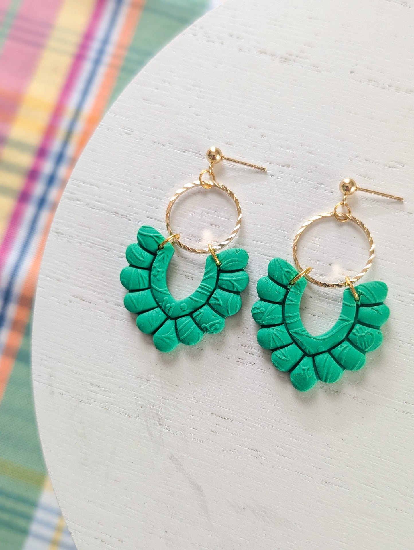 Pénélope vert jade - Boucles d'oreilles pendantes argile polymère et acier inoxydable hypoallergène