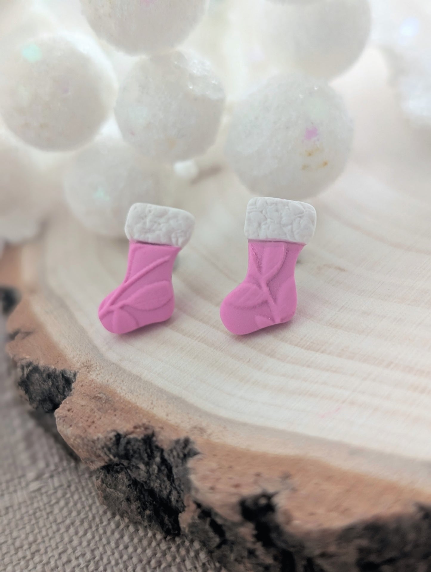 Bas de Noël - Boucles d'oreilles studs en argile polymère et acier inoxydable hypoallergène