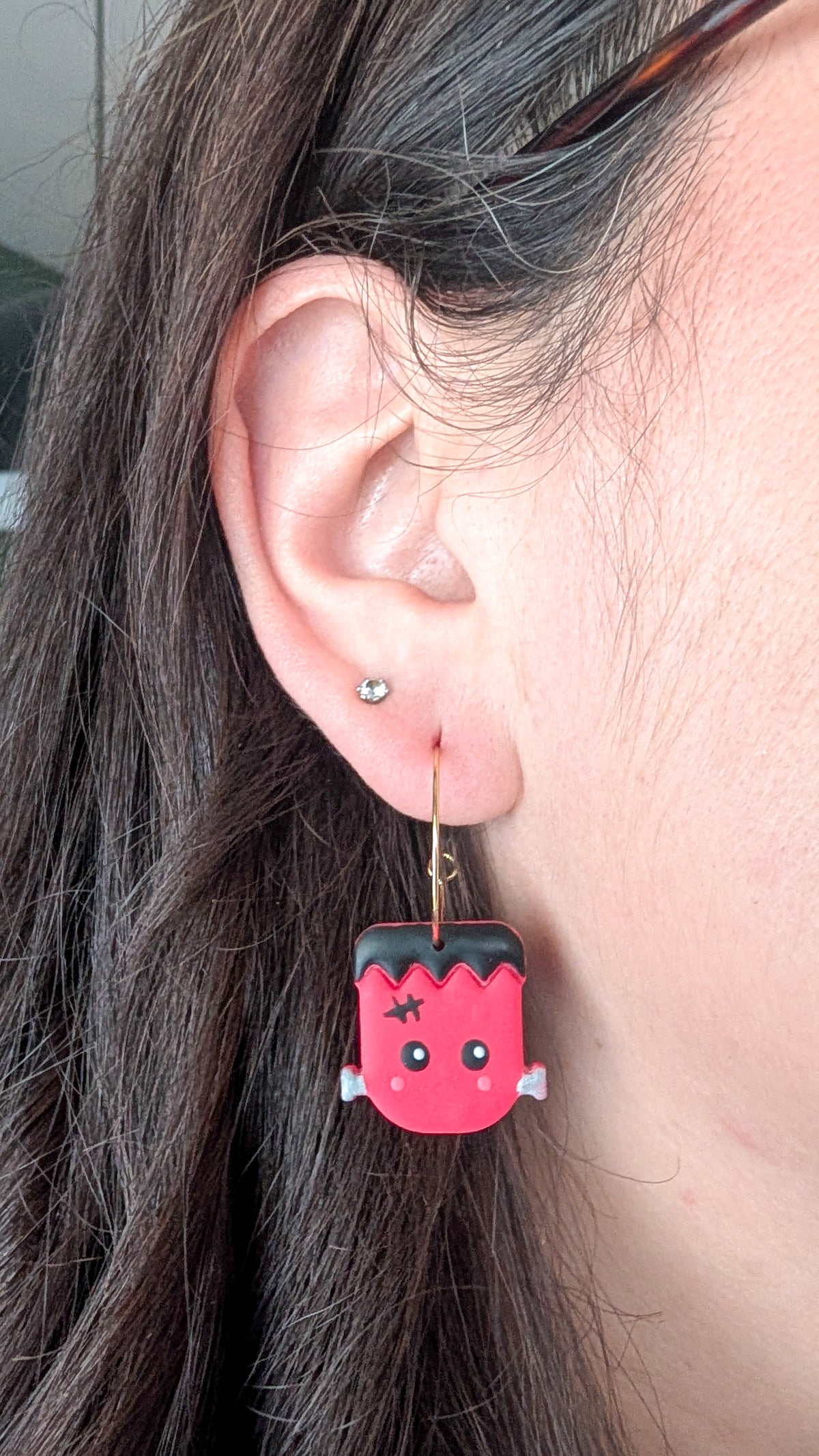 Frankenstein roses - Boucles d'oreilles en argile polymère et acier inoxydable hypoallergène