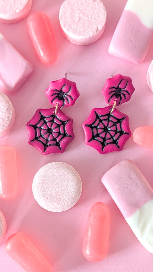 Toiles d'araignées roses - Boucles d'oreilles en argile polymère et acier inoxydable hypoallergène
