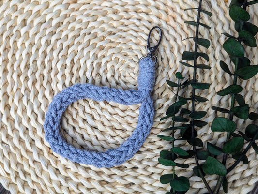 Crochet key ring - Iris