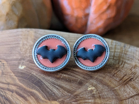 Halloween - Round orange bat buttons