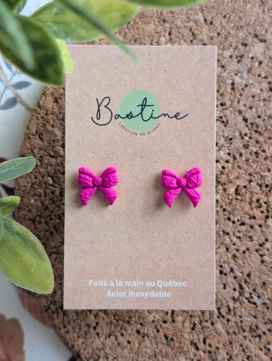 Boucles Fuschia - Boucles d'oreilles studs en argile polymère et acier inoxydable hypoallergène