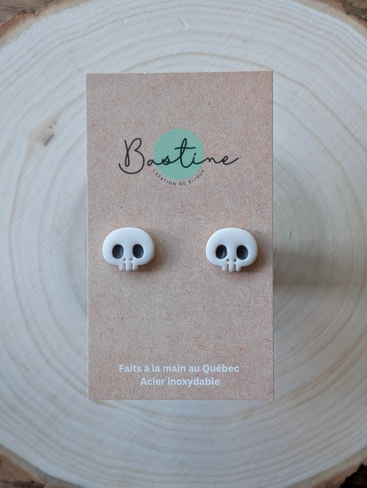 Crânes - Boucles d'oreilles studs en argile polymère acier inoxydable hypoallergène