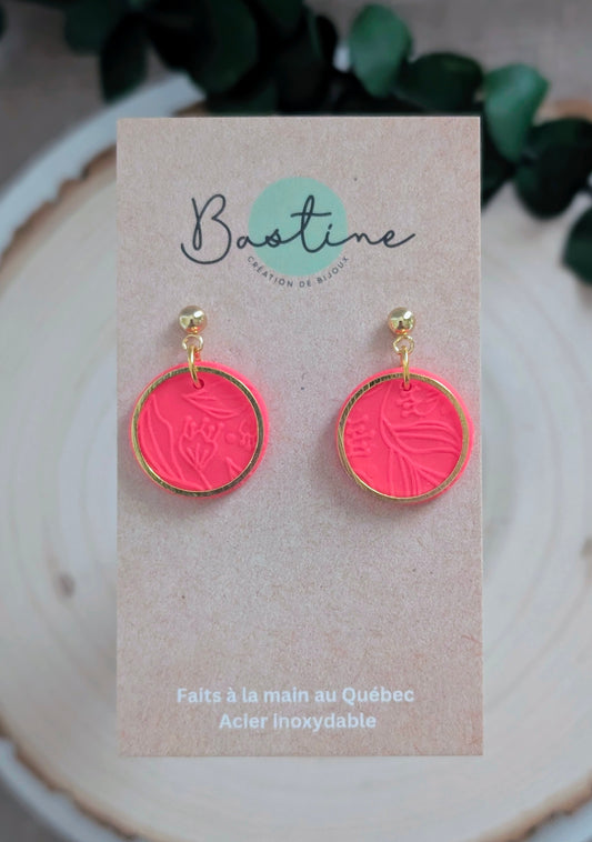 Leïla corail néon - Boucles d'oreilles pendantes argile polymère et acier inoxydable hypoallergène