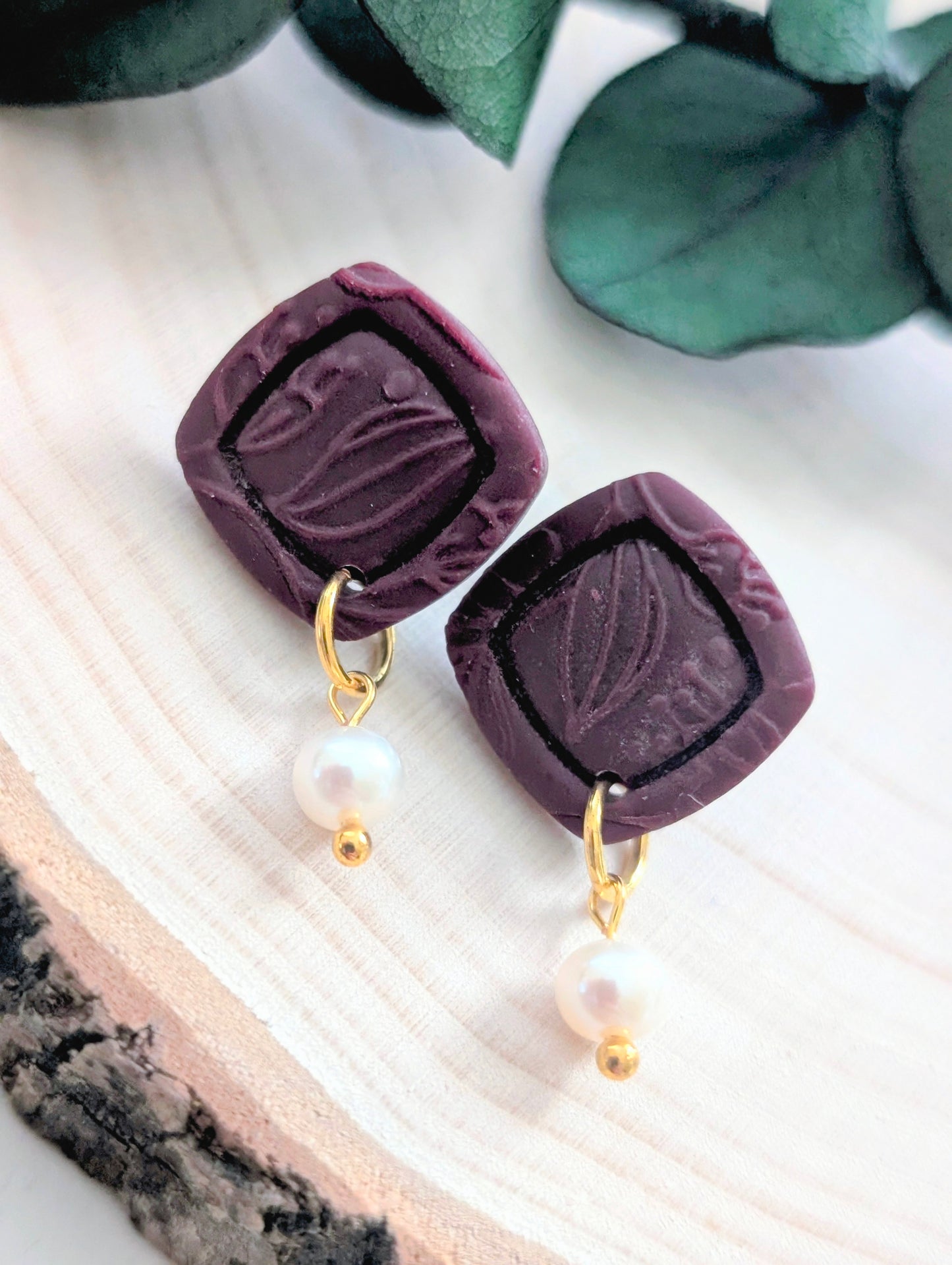 Rosie prune - Boucles d'oreilles pendantes argile polymère et acier inoxydable hypoallergène