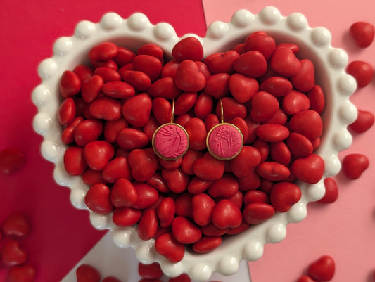 Lydia rose foncé - Boucles d'oreilles pendantes argile polymère et acier inoxydable hypoallergène