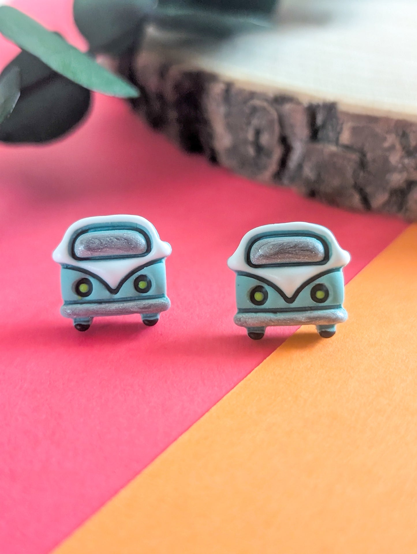 Van life - Boucles d'oreilles studs en argile polymère et acier inoxydable hypoallergène