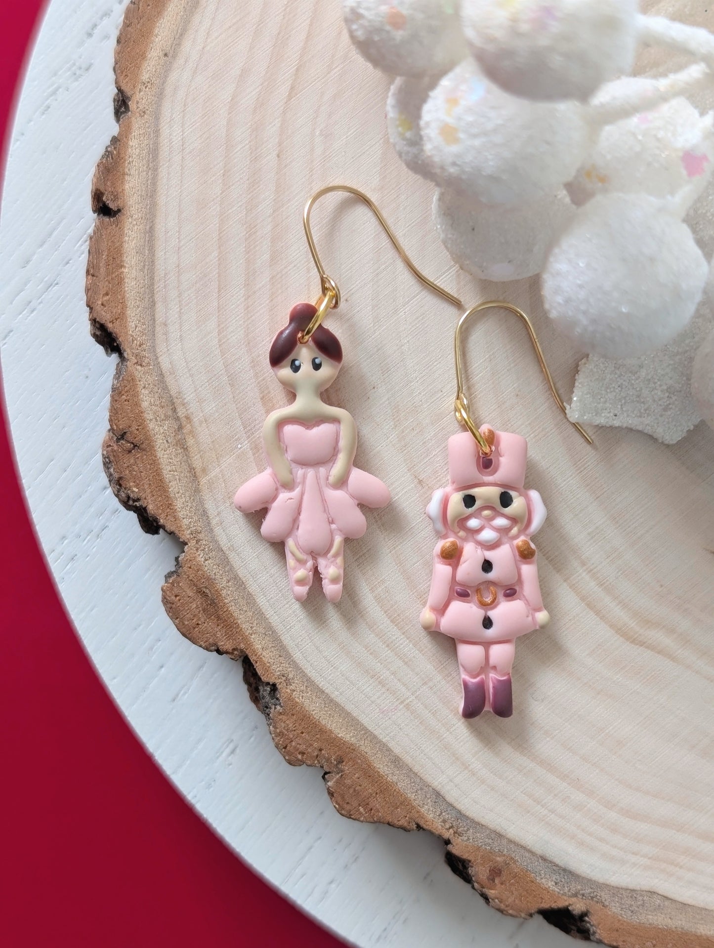 Duo Casse-Noisette - Boucles d'oreilles pendantes en argile polymère et acier inoxydable hypoallergène