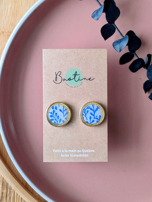 Solange Porcelain - Hypoallergenic stainless steel polymer clay stud earrings