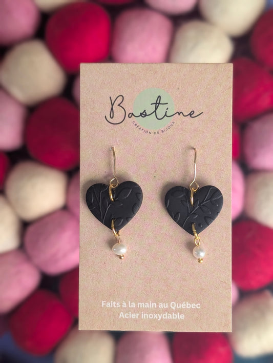 Karina noire - Boucles d'oreilles pendantes en argile polymère et acier inoxydable hypoallergène