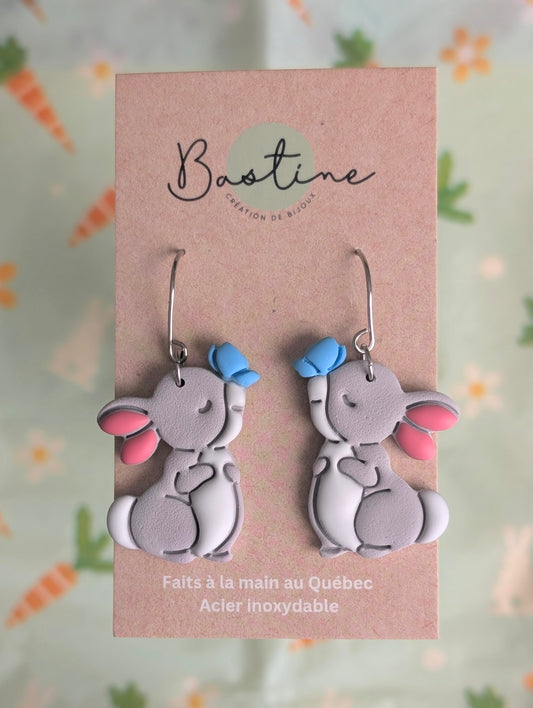 Lapin heureux - Boucles d'oreilles pendantes en argile polymère et acier inoxydable hypoallergène
