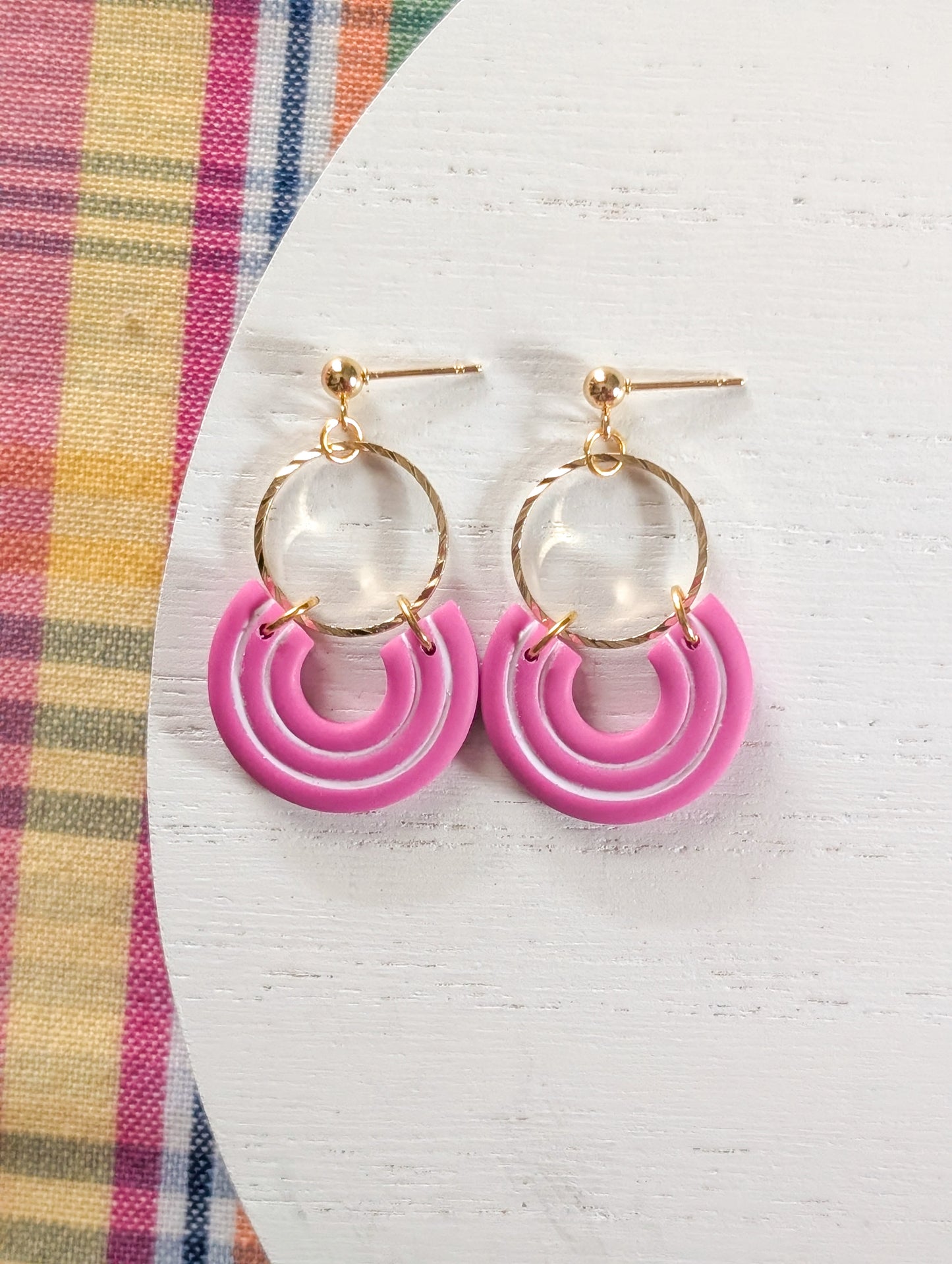 Paola fuchsia - Boucles d'oreilles pendantes en argile polymère et acier inoxydable hypoallergène