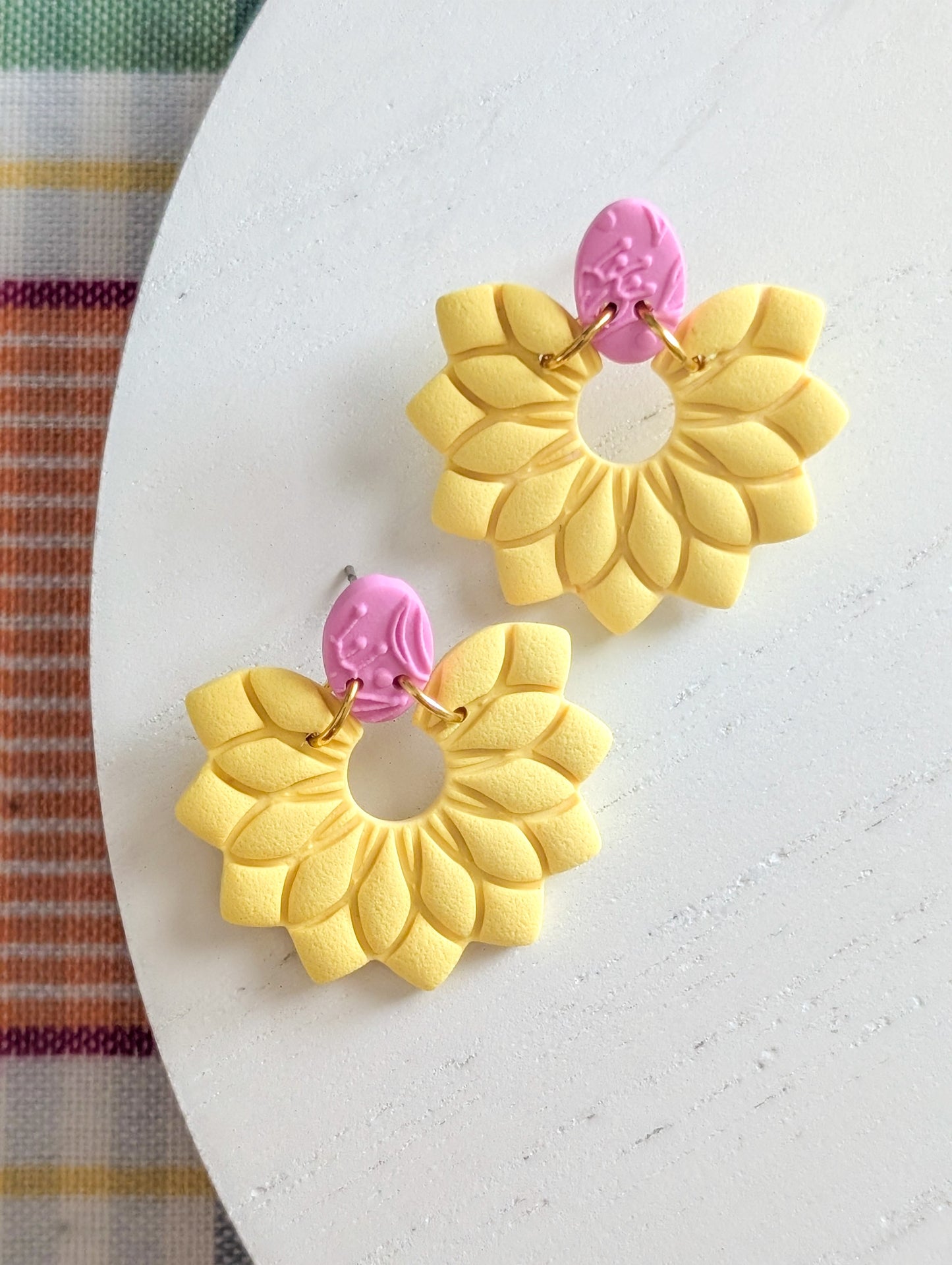Diane Limonade rose - Boucles d'oreilles en argile polymère et acier inoxydable hypoallergène