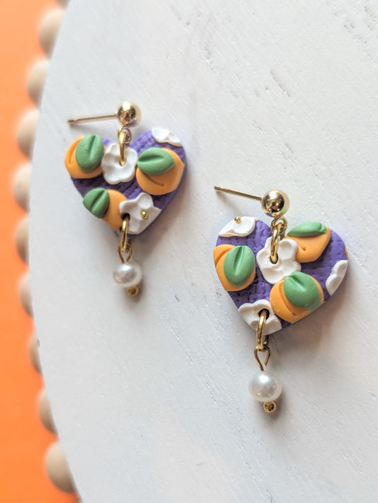 Karina motif pêche - Boucles d'oreilles pendantes en argile polymère et acier inoxydable hypoallergène