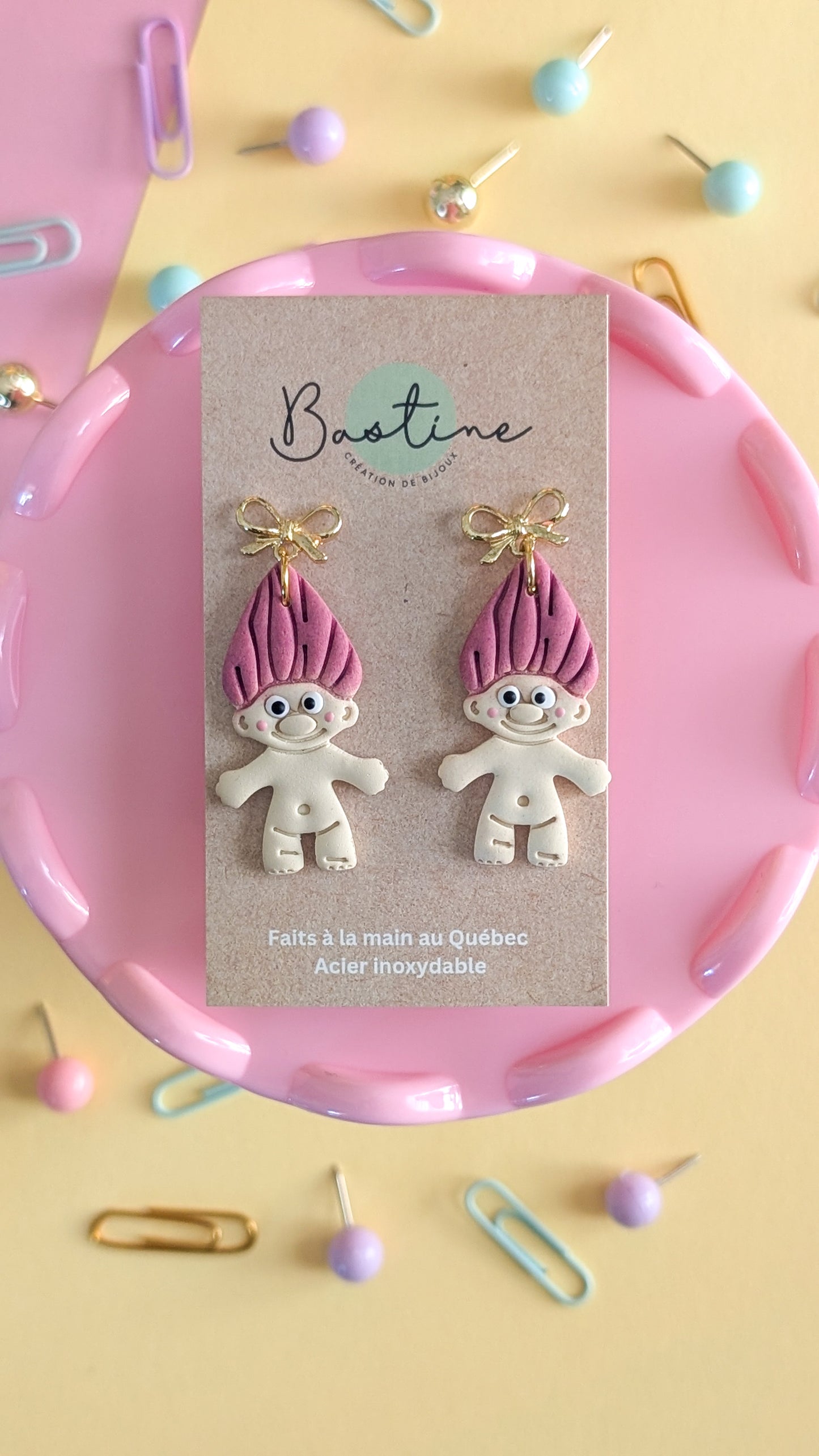 Trolls - Boucles d'oreilles pendantes en argile polymère et acier inoxydable hypoallergène