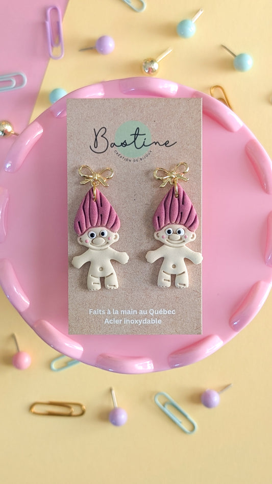 Trolls - Boucles d'oreilles pendantes en argile polymère et acier inoxydable hypoallergène