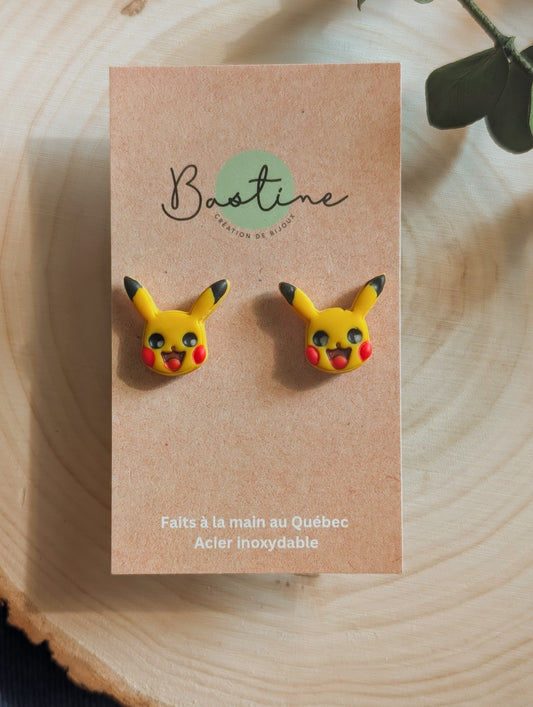 P!ka - Boucles d'oreilles studs en argile polymère et acier inoxydable hypoallergène